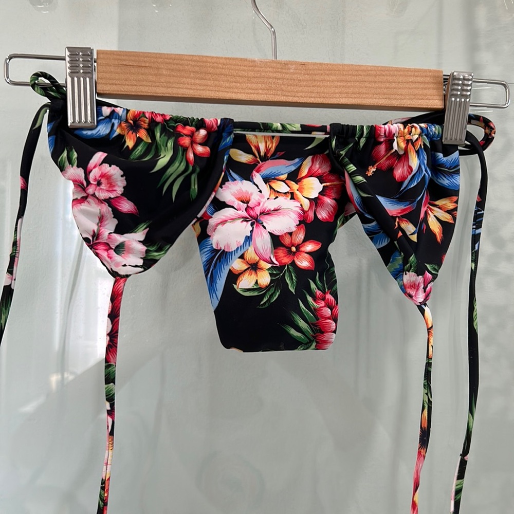 Tropical pattern bikini
